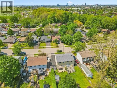 71 Blackhorne Drive Kitchener ON N2E 1T5