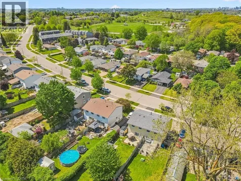 71 Blackhorne Drive Kitchener ON N2E 1T5