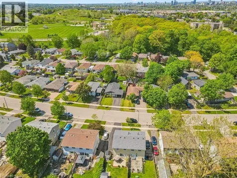 71 Blackhorne Drive Kitchener ON N2E 1T5