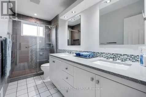 39 Parkwood Crescent Ottawa ON K1B 3J5