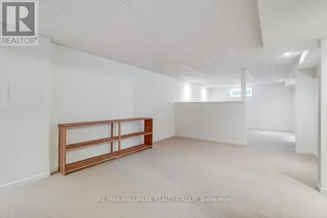 39 Parkwood Crescent Ottawa ON K1B 3J5