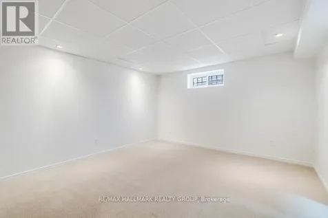 39 Parkwood Crescent Ottawa ON K1B 3J5