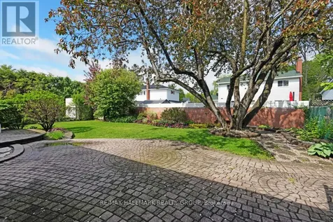 39 Parkwood Crescent Ottawa ON K1B 3J5