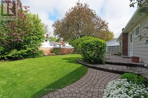 39 Parkwood Crescent Ottawa ON K1B 3J5
