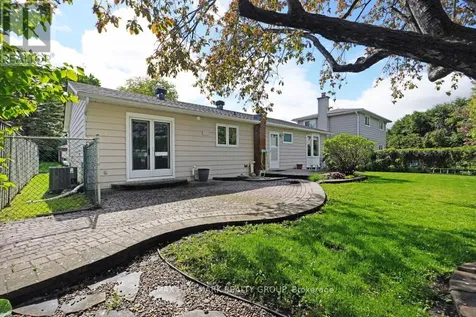 39 Parkwood Crescent Ottawa ON K1B 3J5