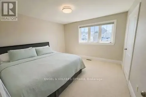 29 Franklin Cathcart Crescent Ottawa ON K2S 2A7