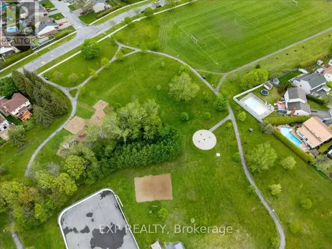 6383 Larmond Avenue Ottawa ON K1C 2J9