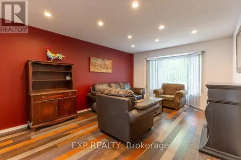 6383 Larmond Avenue Ottawa ON K1C 2J9