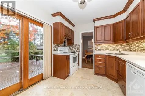 1132 Cline Crescent Ottawa ON K2C 2P2