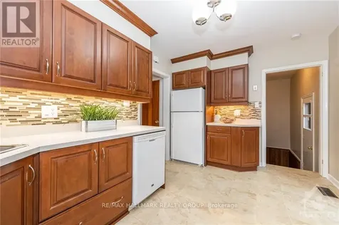 1132 Cline Crescent Ottawa ON K2C 2P2