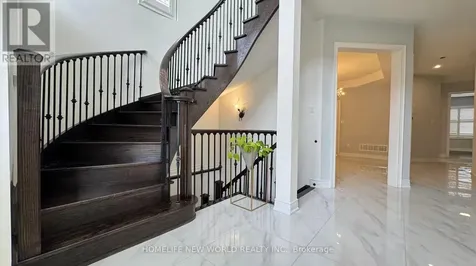 114 Hua Du Avenue Markham (berczy) ON L6C 0P9