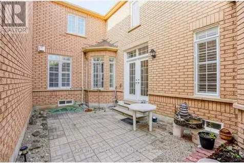100 Emery Hill Boulevard Markham (berczy) ON L6C 2S6
