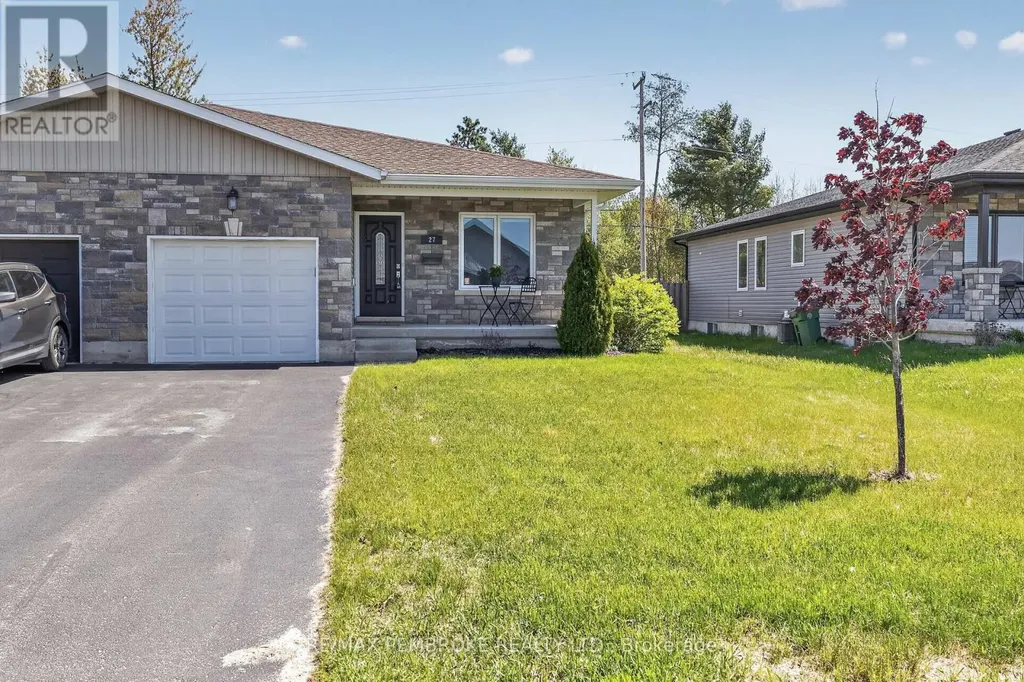 27 Noble Crescent Petawawa ON K8H 0G1