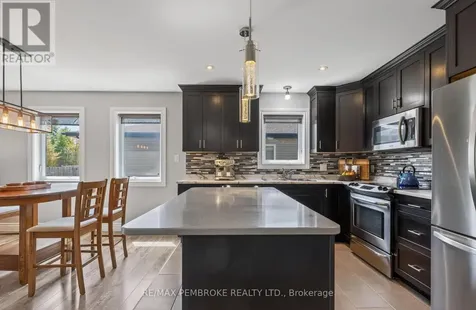 27 Noble Crescent Petawawa ON K8H 0G1