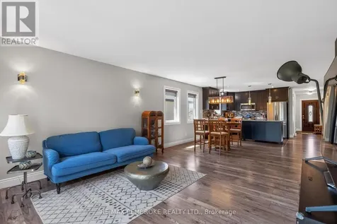 27 Noble Crescent Petawawa ON K8H 0G1