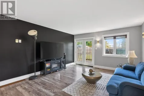 27 Noble Crescent Petawawa ON K8H 0G1