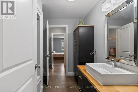 27 Noble Crescent Petawawa ON K8H 0G1