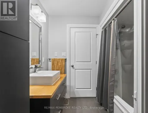 27 Noble Crescent Petawawa ON K8H 0G1