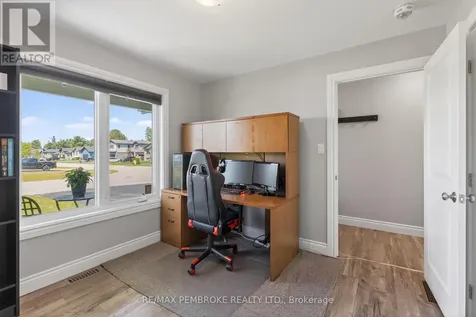 27 Noble Crescent Petawawa ON K8H 0G1