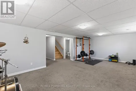 27 Noble Crescent Petawawa ON K8H 0G1