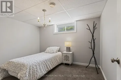 27 Noble Crescent Petawawa ON K8H 0G1