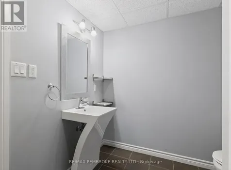 27 Noble Crescent Petawawa ON K8H 0G1