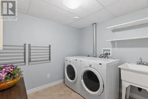 27 Noble Crescent Petawawa ON K8H 0G1