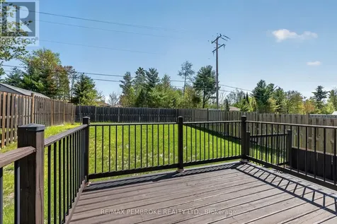 27 Noble Crescent Petawawa ON K8H 0G1
