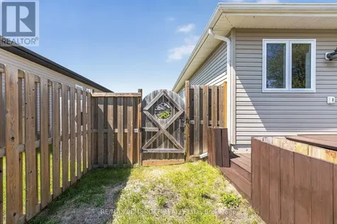 27 Noble Crescent Petawawa ON K8H 0G1