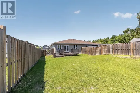 27 Noble Crescent Petawawa ON K8H 0G1