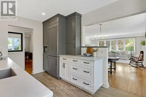 52 Forest Hill Drive Guelph (dovercliffe Park/old University) ON N1G 2E6