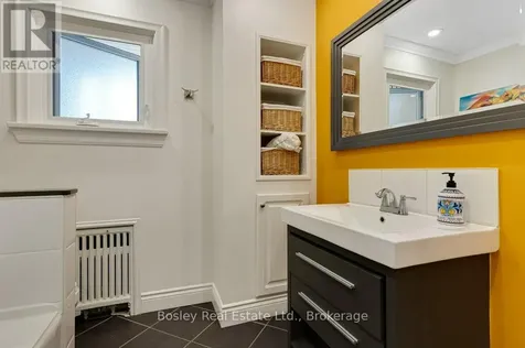 52 Forest Hill Drive Guelph (dovercliffe Park/old University) ON N1G 2E6