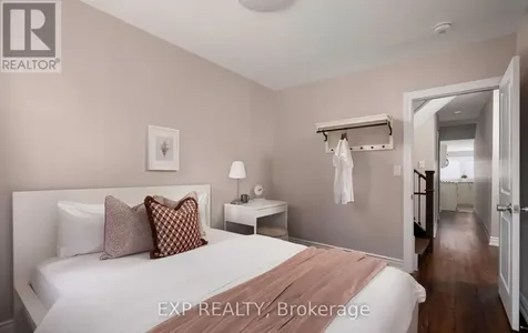 8 Springhurst Avenue Toronto (south Parkdale) ON M6K 1A9