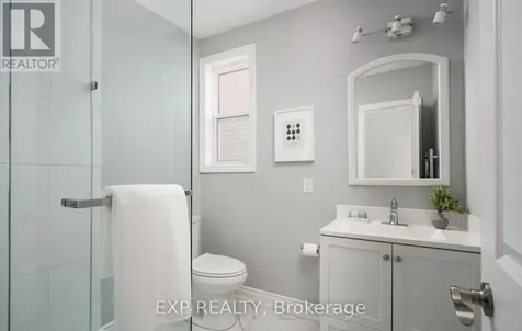 8 Springhurst Avenue Toronto (south Parkdale) ON M6K 1A9