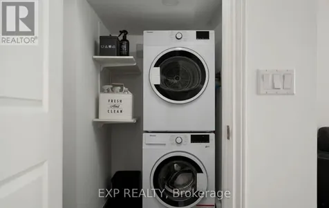 8 Springhurst Avenue Toronto (south Parkdale) ON M6K 1A9