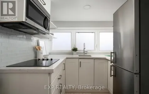 8 Springhurst Avenue Toronto (south Parkdale) ON M6K 1A9
