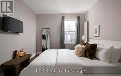 8 Springhurst Avenue Toronto (south Parkdale) ON M6K 1A9
