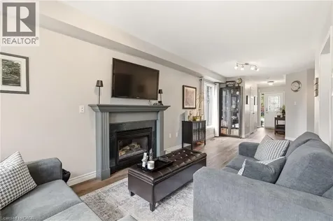 5114 Tree Court Burlington ON L7L 6K3
