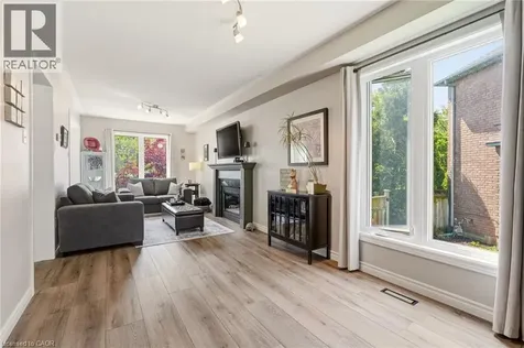 5114 Tree Court Burlington ON L7L 6K3