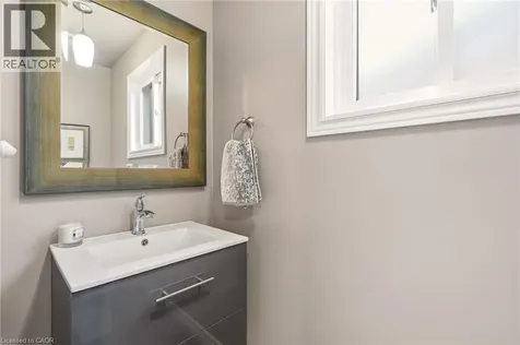 5114 Tree Court Burlington ON L7L 6K3