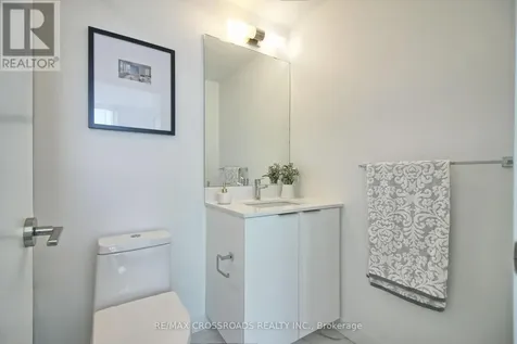 7 Golden Lion Heights Toronto (newtonbrook East) ON M2M 0C1