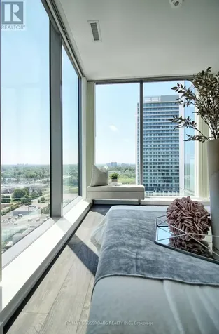 7 Golden Lion Heights Toronto (newtonbrook East) ON M2M 0C1