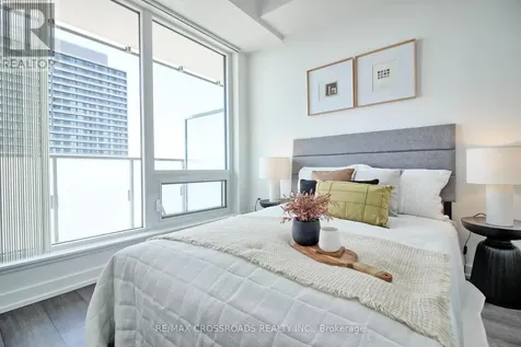 7 Golden Lion Heights Toronto (newtonbrook East) ON M2M 0C1