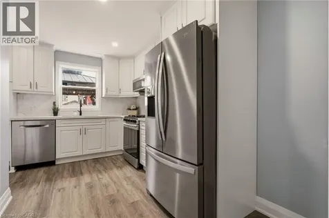14 Mars Avenue Hamilton ON L8L 3V8