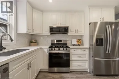 14 Mars Avenue Hamilton ON L8L 3V8