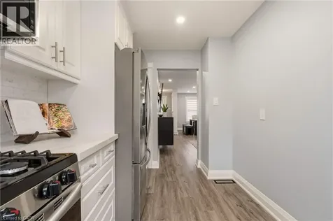 14 Mars Avenue Hamilton ON L8L 3V8