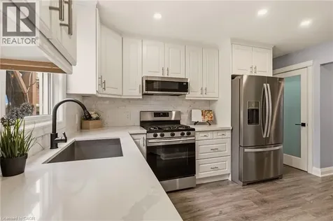 14 Mars Avenue Hamilton ON L8L 3V8