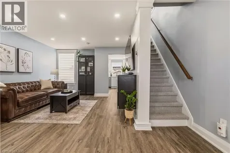 14 Mars Avenue Hamilton ON L8L 3V8