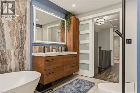 14 Mars Avenue Hamilton ON L8L 3V8