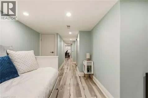 14 Mars Avenue Hamilton ON L8L 3V8